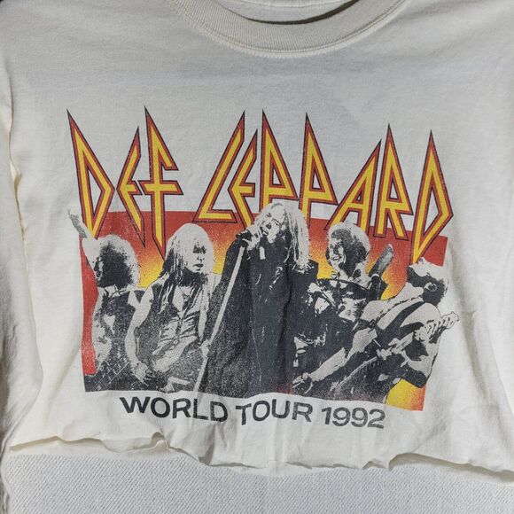Def Leppard NWT  Crop T shirt Concert Band LS SMALL MEDIUM Forever 21 - Picture 3 of 10